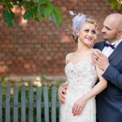 momente cu zambete in ziua nuntii, cuplu in natura