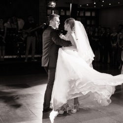 dansul mirilor, fotografie alb-negru