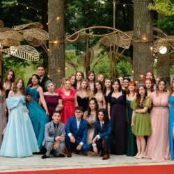 Fotografie de grup la banchet