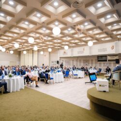 Participanți la conferința RBL