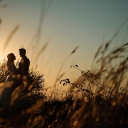 moment-romantic-în natură-la-apus